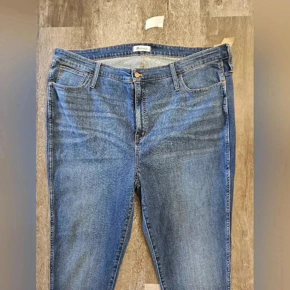 Madewell High Rise Jeans - Dark Blue - Picture 2 of 8